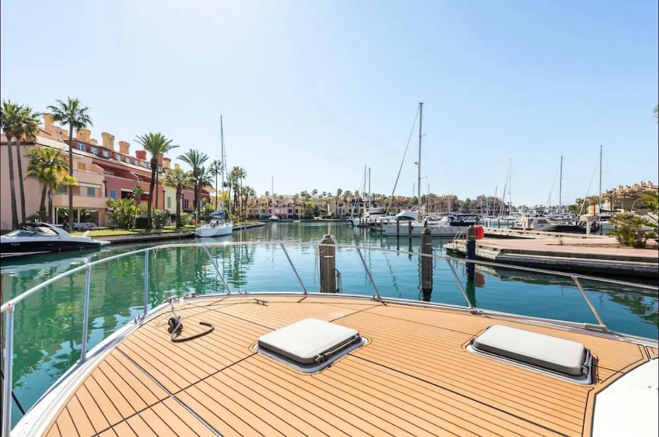 Barco Americano Sotogrande Torreguadiaro Úszó hotel