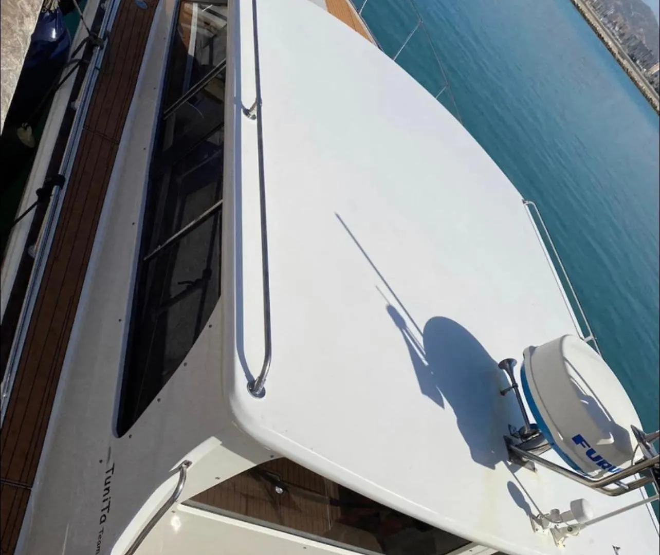 Barco Americano Sotogrande Torreguadiaro Botel