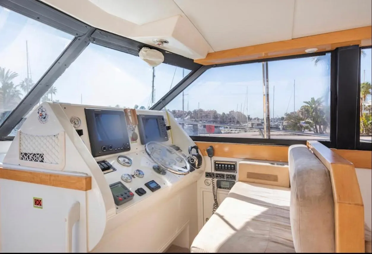 Barco Americano Sotogrande Torreguadiaro